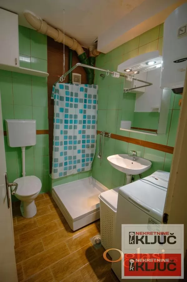 Dobar renoviran stan na Limanu 1 10