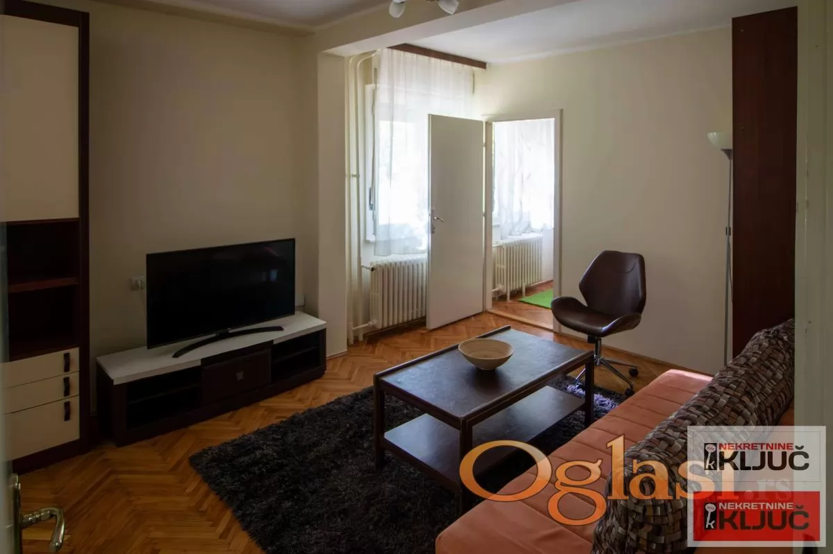 Dobar renoviran stan na Limanu 1 2