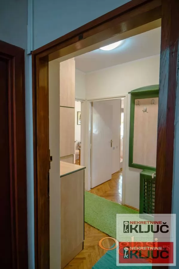 Dobar renoviran stan na Limanu 1 6