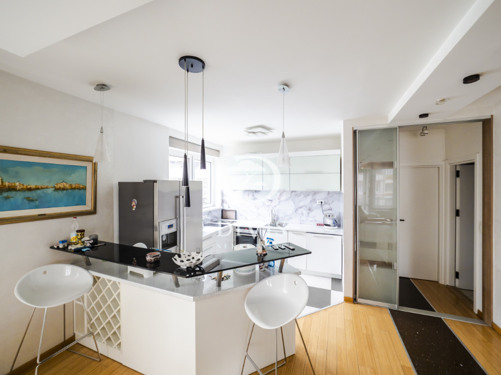 Porodični stan sa terasom i garažama u Bloku 19a  139m2 3