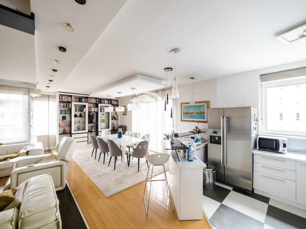 Porodični stan sa terasom i garažama u Bloku 19a  139m2 4