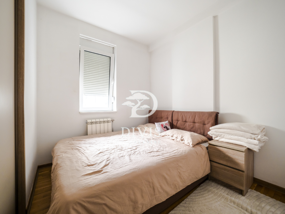 Prodajemo odličan 3 0 stan kod Autokomande  70m2 3