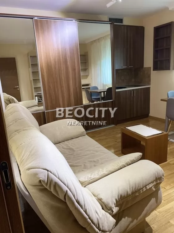 Dvosoban stan, 42 m2, Sajmište, Cara Uroša *sa troškovima* ID: 126825 2