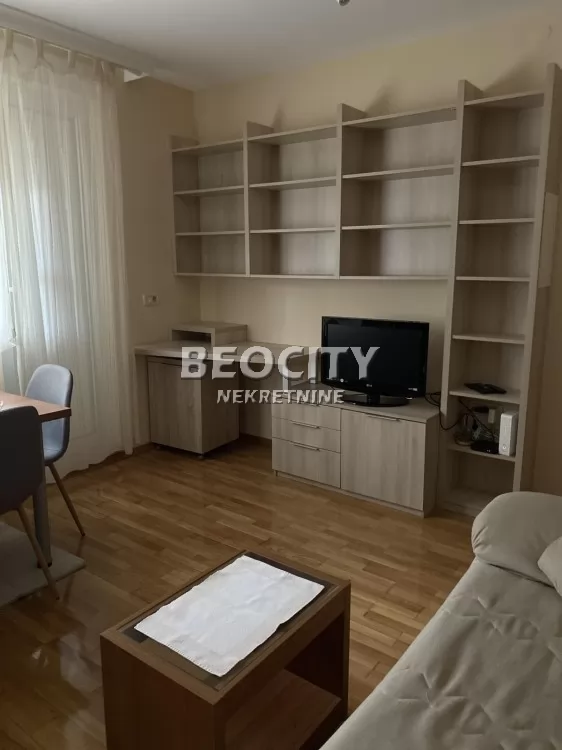 Dvosoban stan, 42 m2, Sajmište, Cara Uroša *sa troškovima* ID: 126825 3