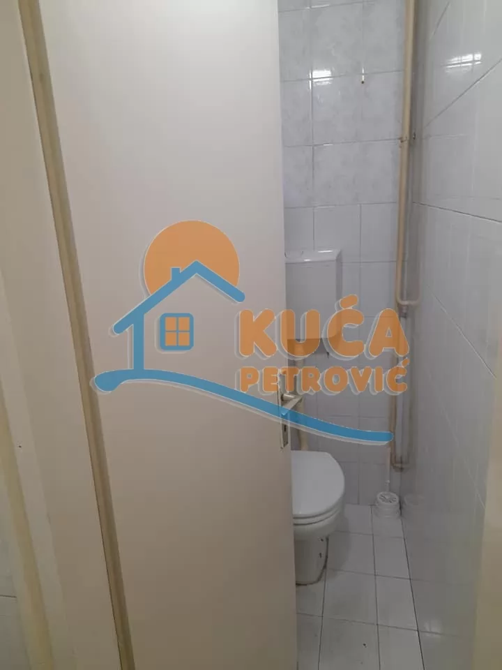 Lokal, 21 m2, Centar, Obrenovićeva ID: i-011307 5