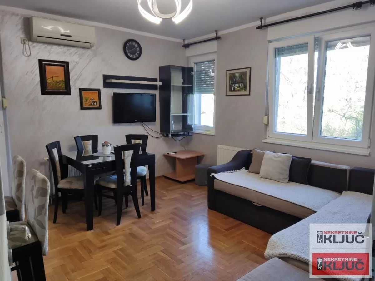 Odlican trosoban stan na Novom naselju 1