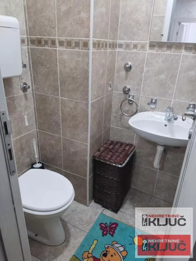 Odlican trosoban stan na Novom naselju 10