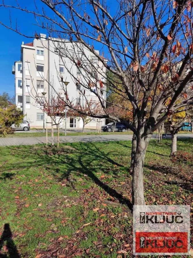 Odlican trosoban stan na Novom naselju 2