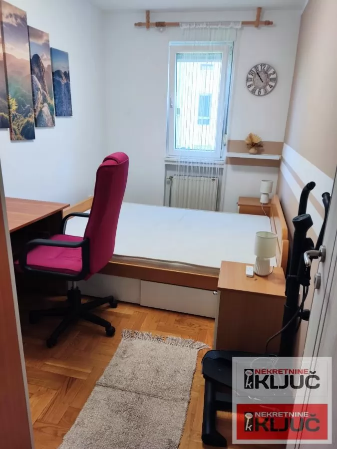 Odlican trosoban stan na Novom naselju 5