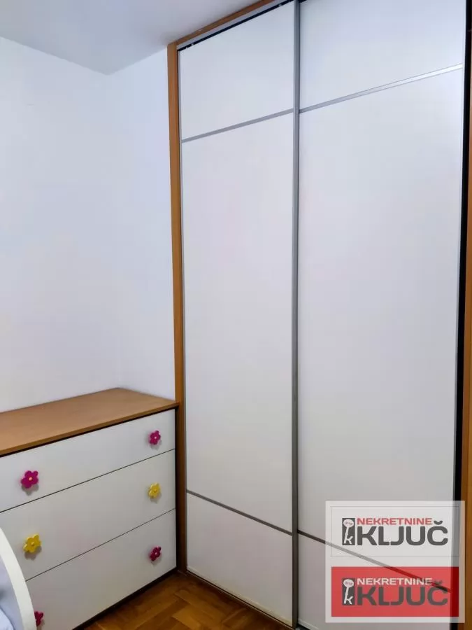 Odlican trosoban stan na Novom naselju 8