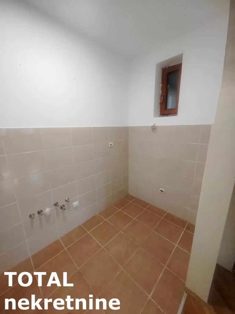Stanovi,NOVI SAD,NOVA DETELINARA,kv: 51.00, € 300, ID: 9189873 4