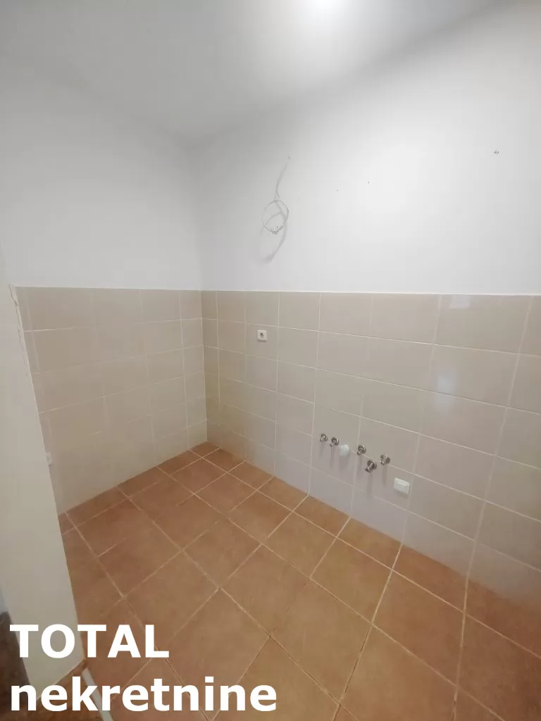 Stanovi,NOVI SAD,NOVA DETELINARA,kv: 51.00, € 300, ID: 9189873 5