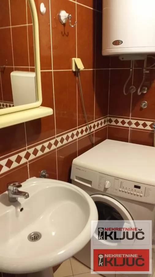 Izdavanje, Stan, Novi Sad, Grbavica 12