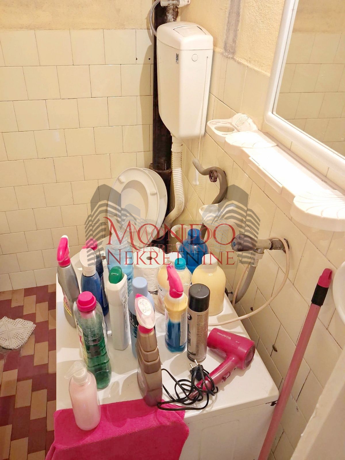 Dvoiposoban stan kod Vojne bolnice 10