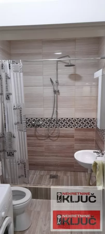 SAJAM IZDAJE SE NAMEŠTENA GARSONJERA 19