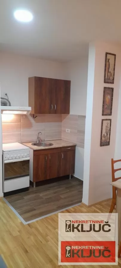 SAJAM IZDAJE SE NAMEŠTENA GARSONJERA 4