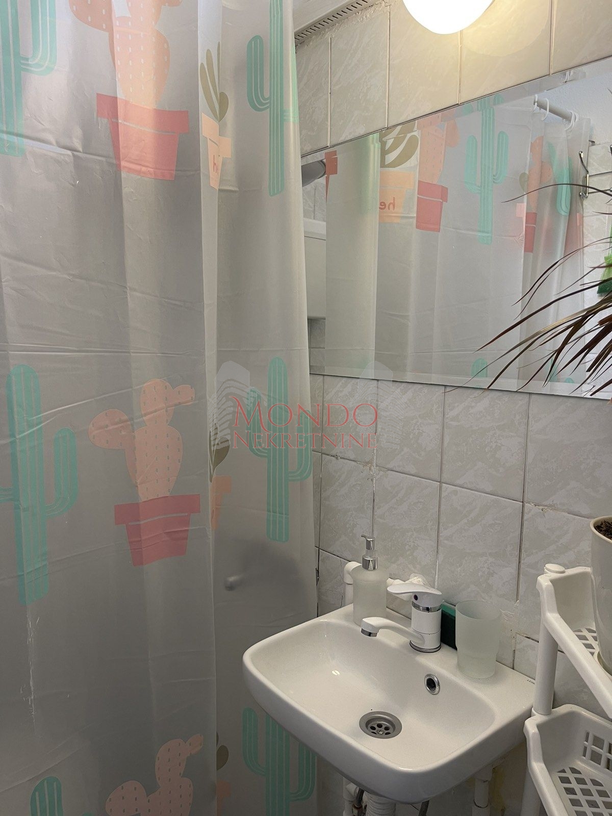 Jednoiposoban stan u kuci sa posebnim ulazom, Kula, Negotinska 6