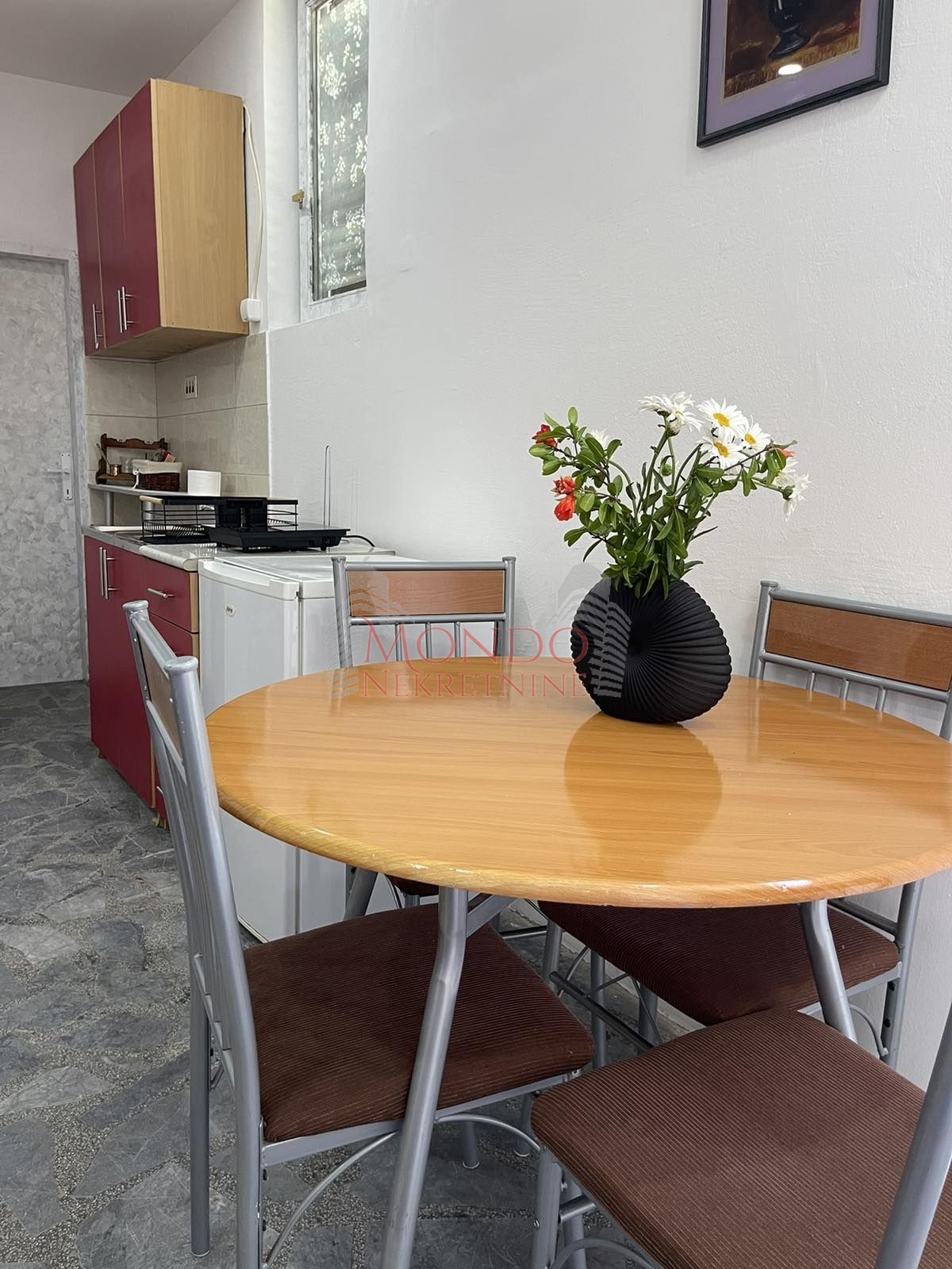 Jednoiposoban stan u kuci sa posebnim ulazom, Kula, Negotinska 2