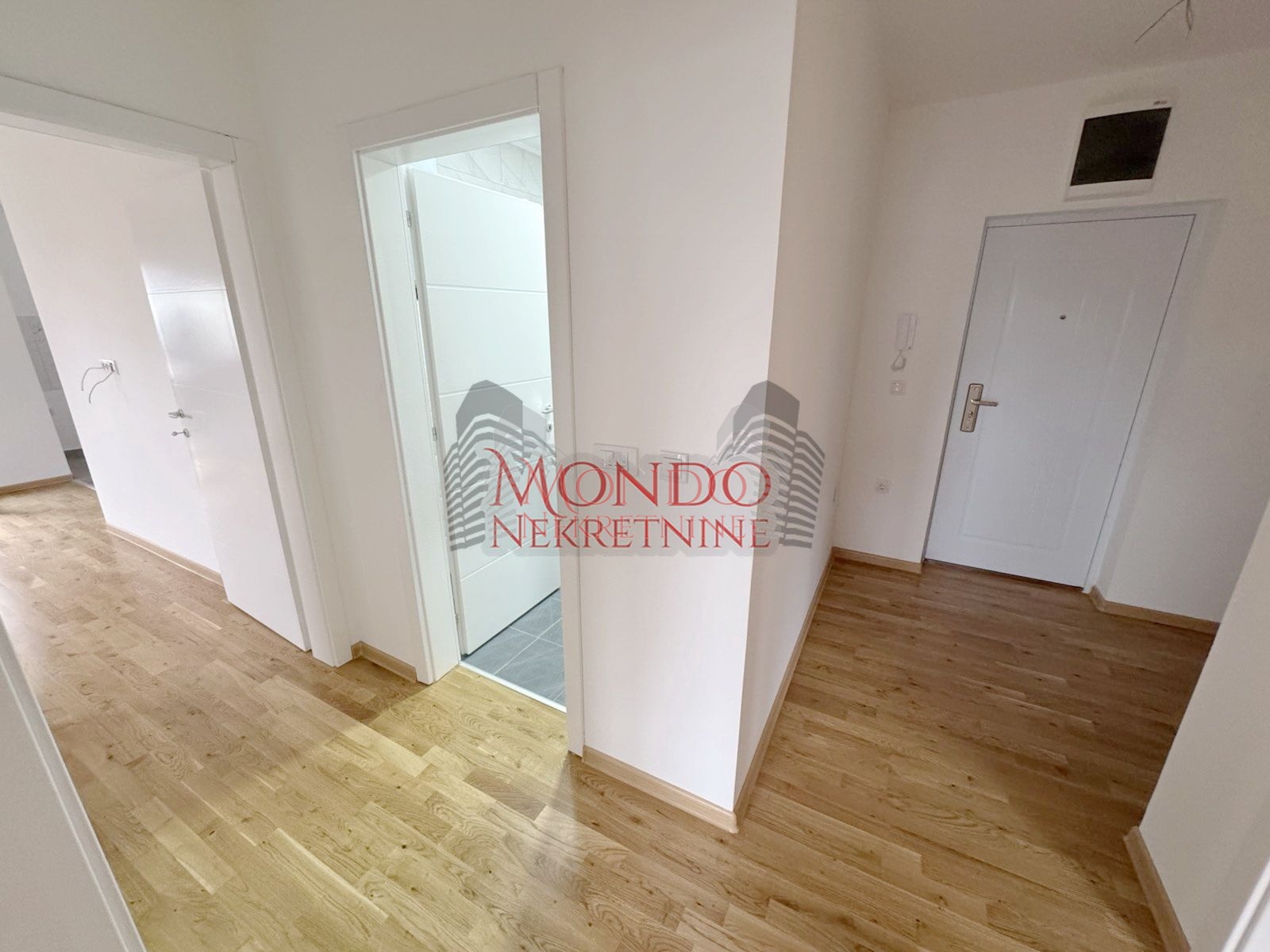 Dvoiposoban nov neuseljavan stan na Panteleju, Gornjomatejevacka 8