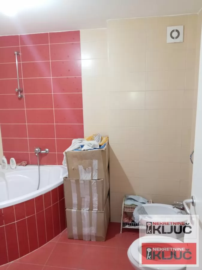 ADICE, 64m2, Trosoban, Komplet namešten 15