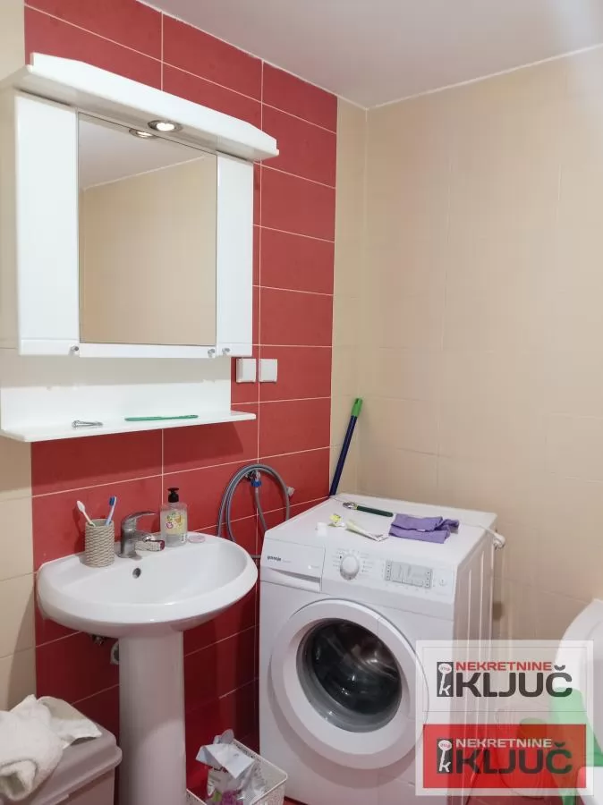 ADICE, 64m2, Trosoban, Komplet namešten 16