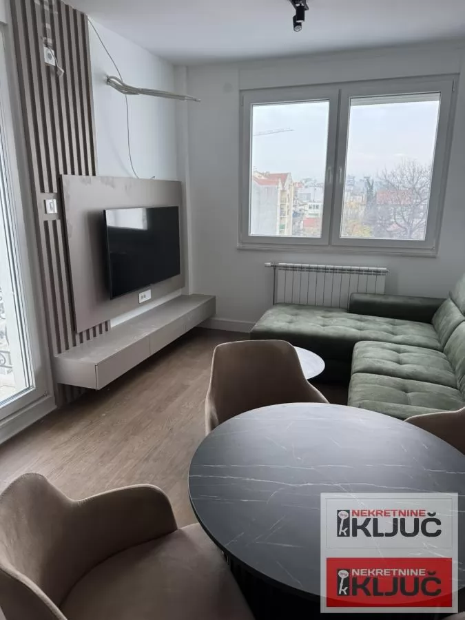 LUX stan u centru grada 2