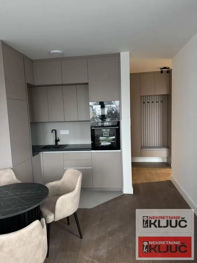 LUX stan u centru grada 3