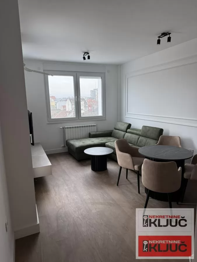 LUX stan u centru grada 6