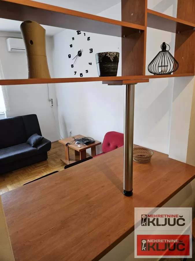 Odlican jednosoban stan u blizini centra grada/Rotkvarija/ 5