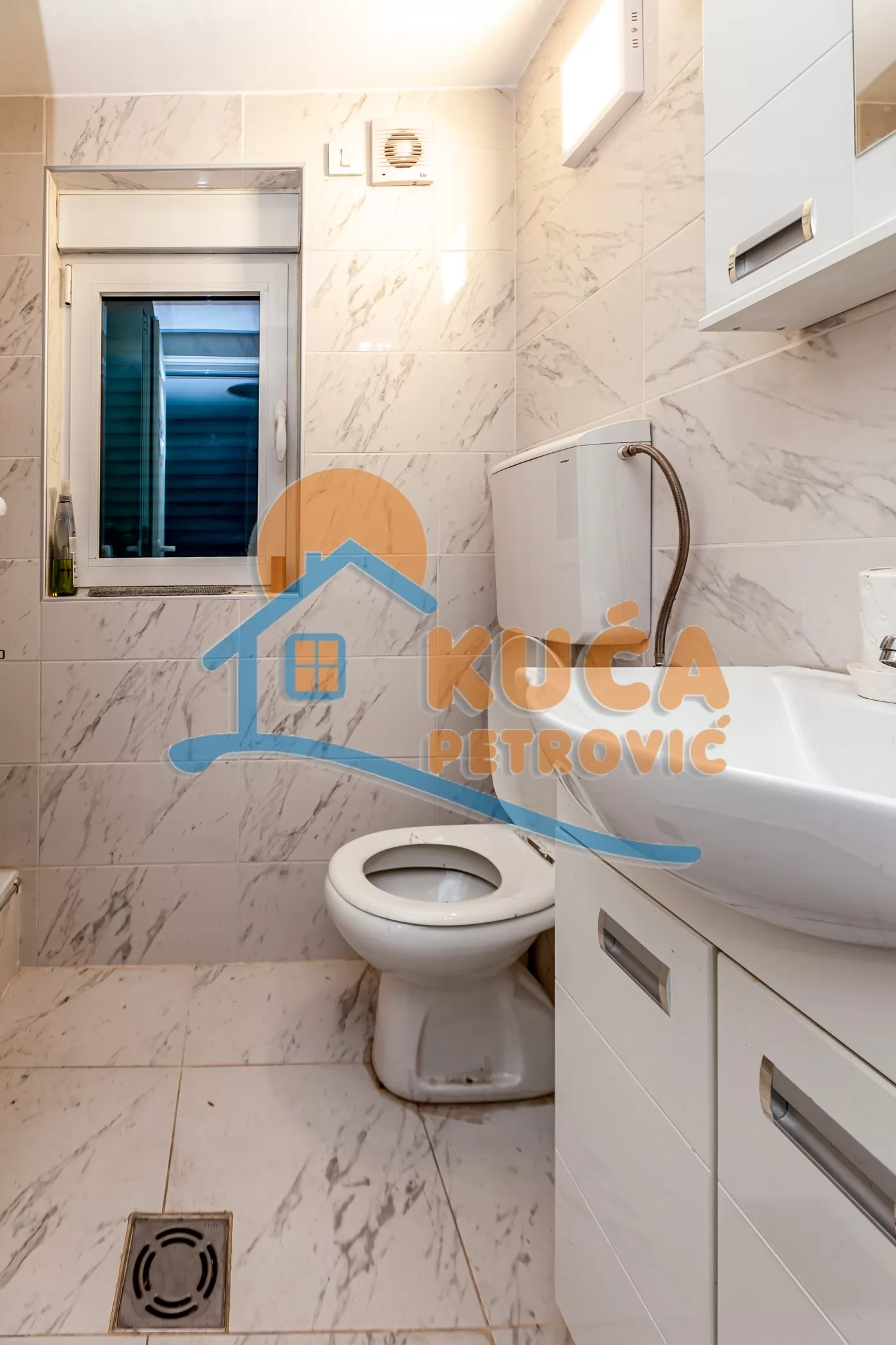 Trosoban stan, 131 m2, Dom zdravlja, Jovana Skerlića ID: p-015506 15