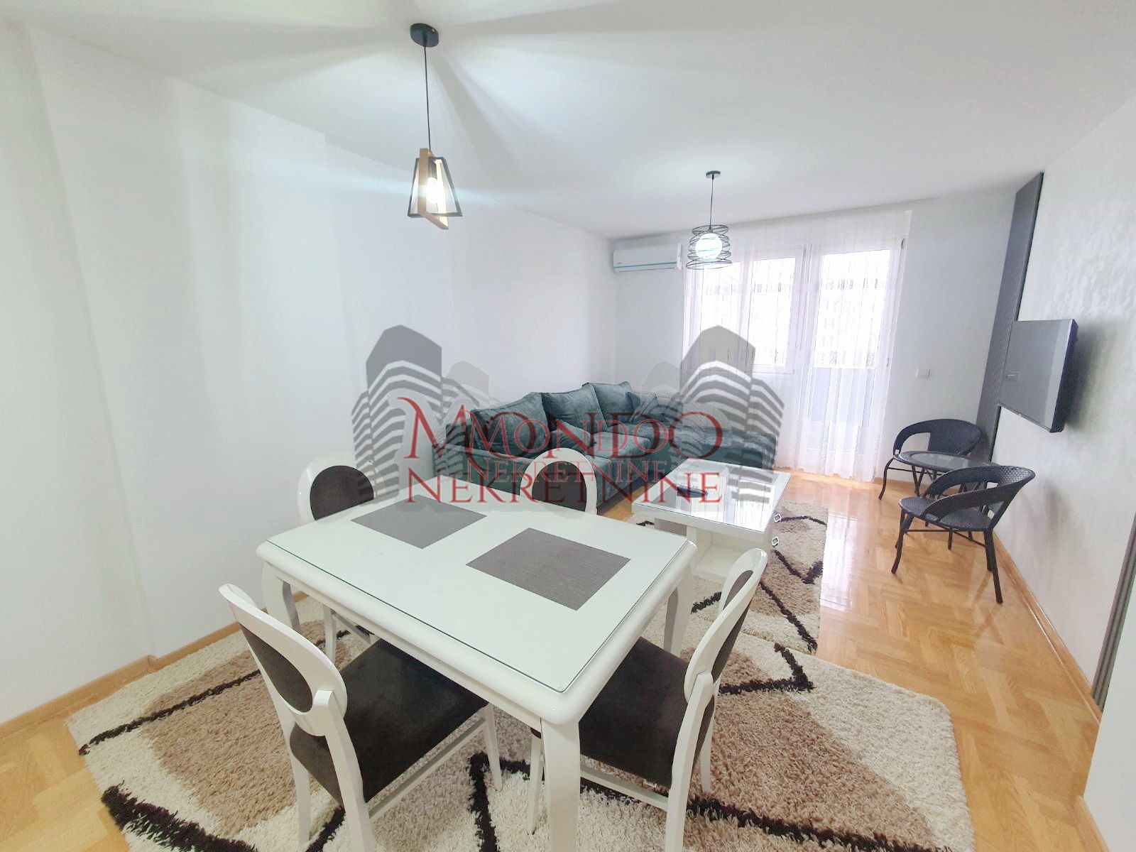 Jednoiposoban stan kod Čaira u  naselju "Vagres City". 4