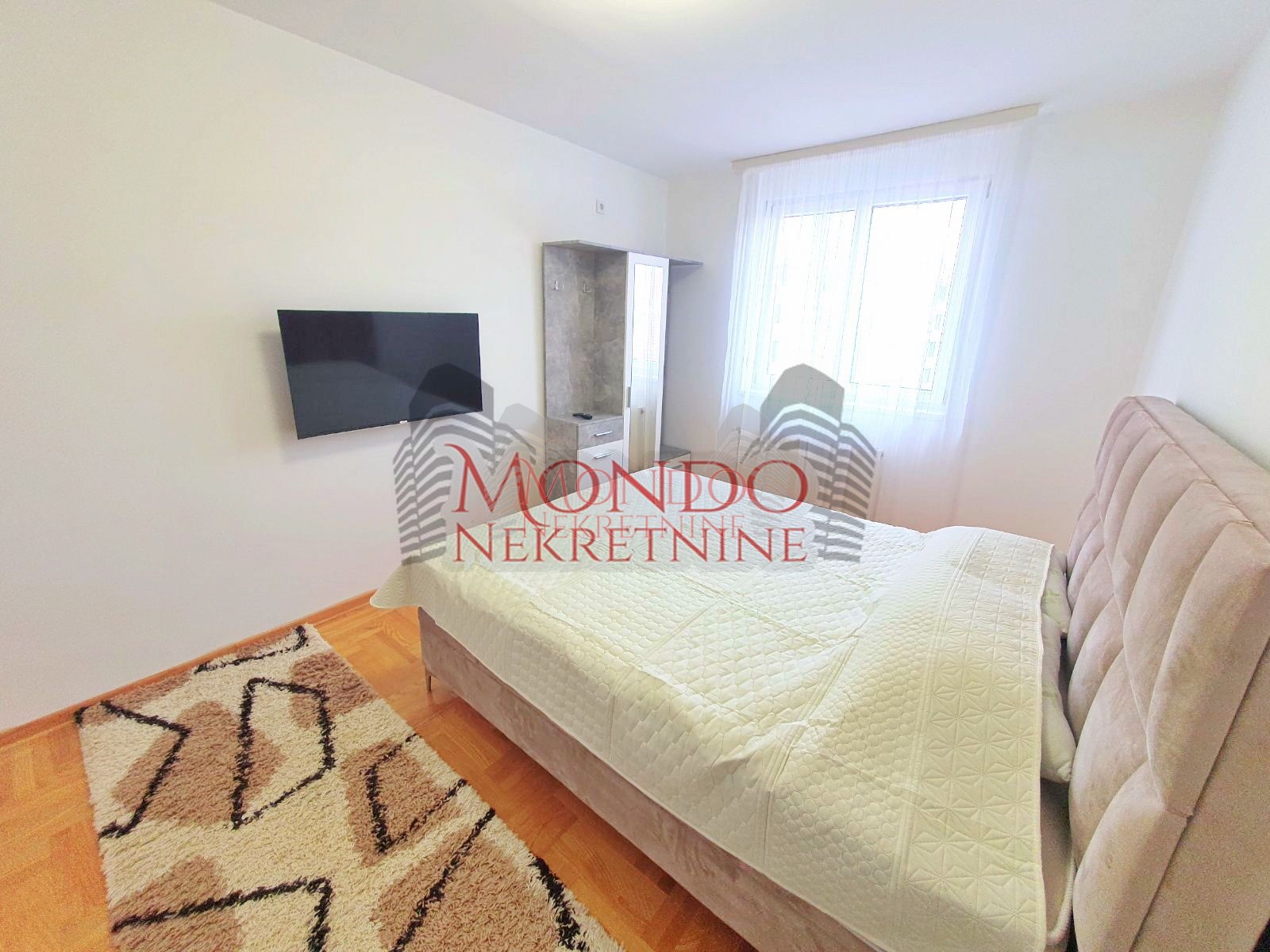 Jednoiposoban stan kod Čaira u  naselju "Vagres City". 9