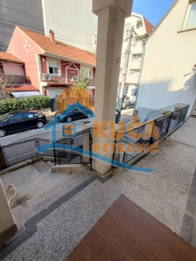 Trosoban stan, 62 m2, Centar, Vojvode Vuka ID: i-015531 10