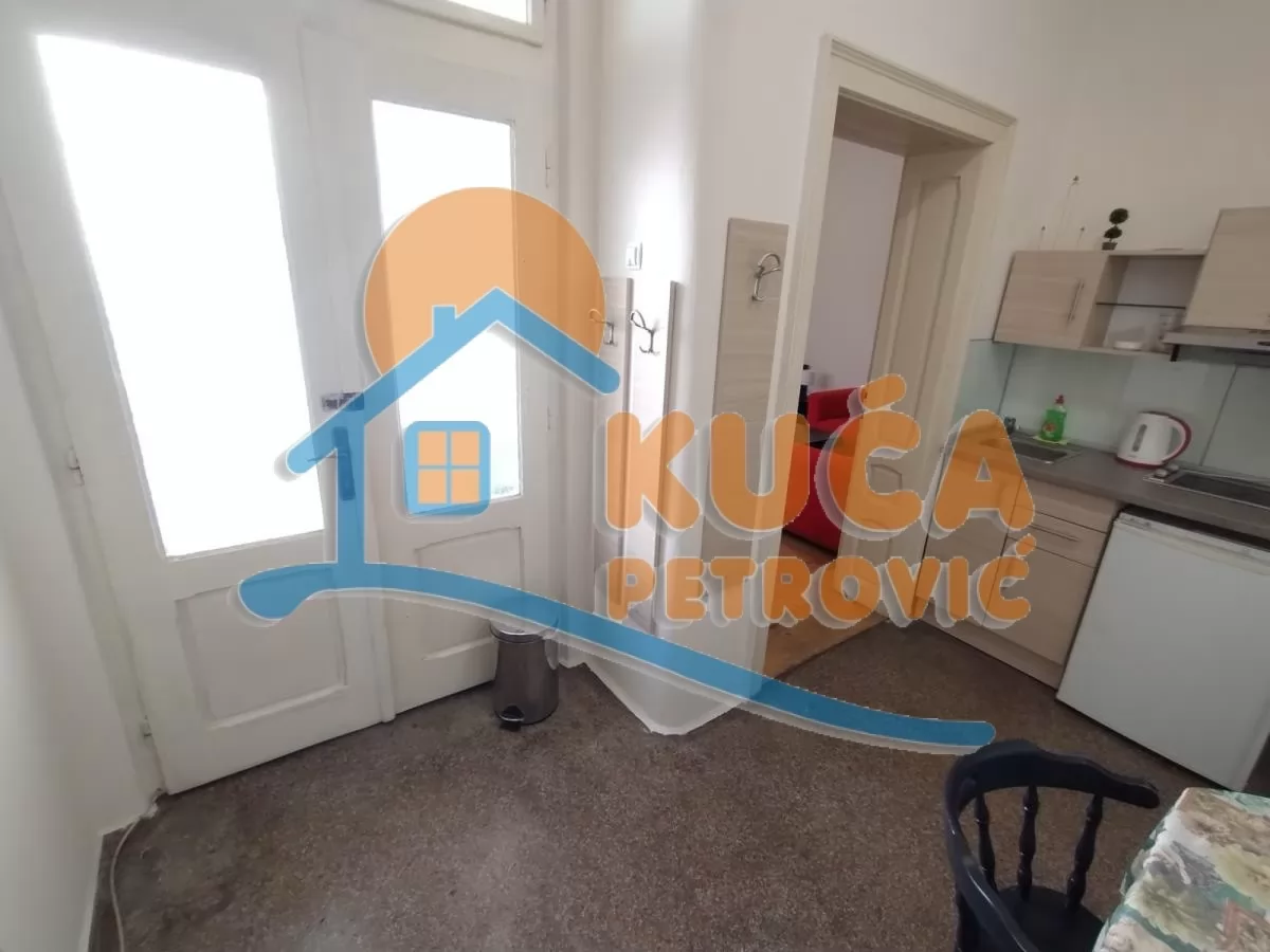 Trosoban stan, 62 m2, Centar, Vojvode Vuka ID: i-015531 8