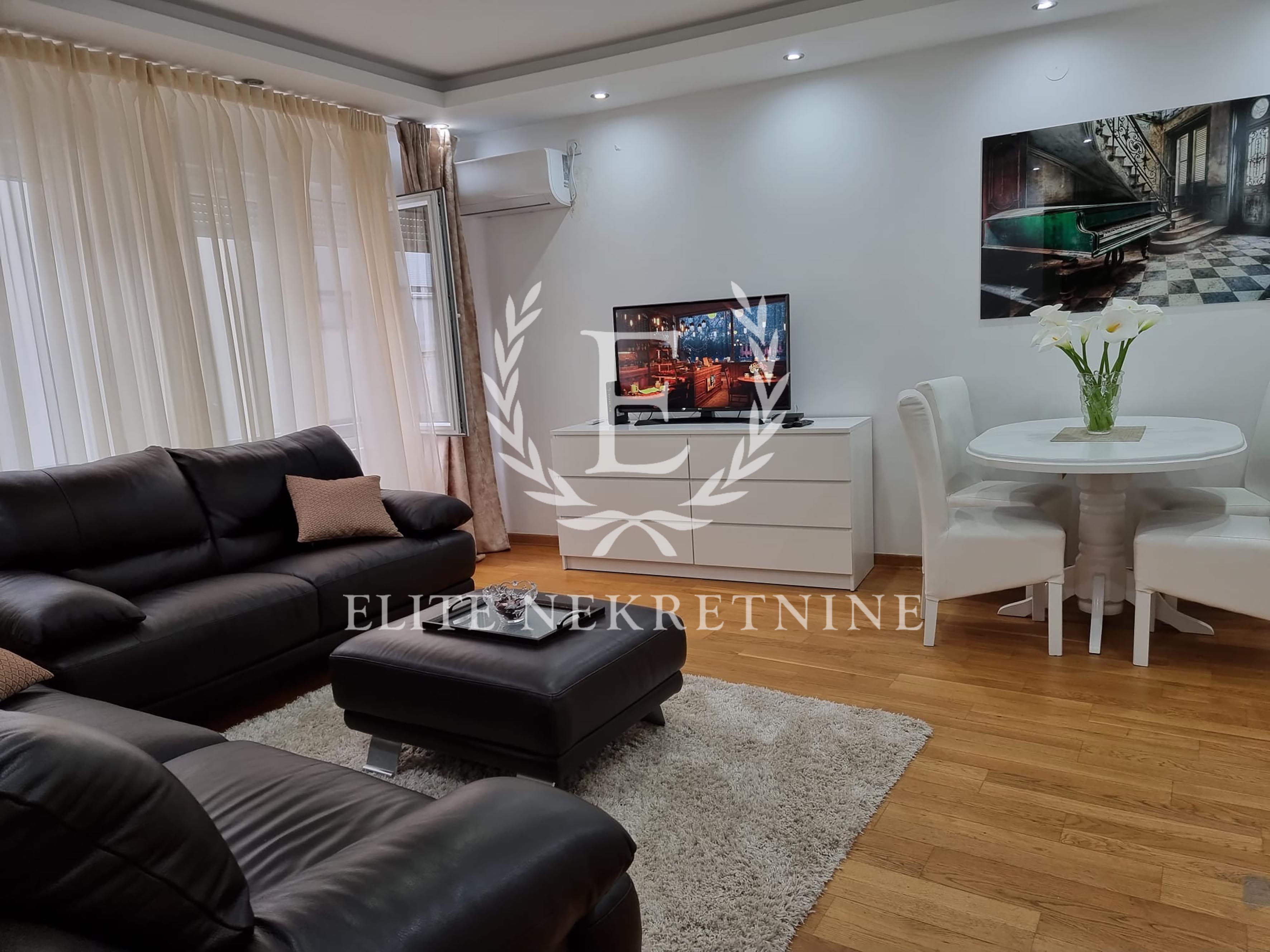 Izdavanje stanova Beograd Cetvorosoban lux stan novogradnja 2