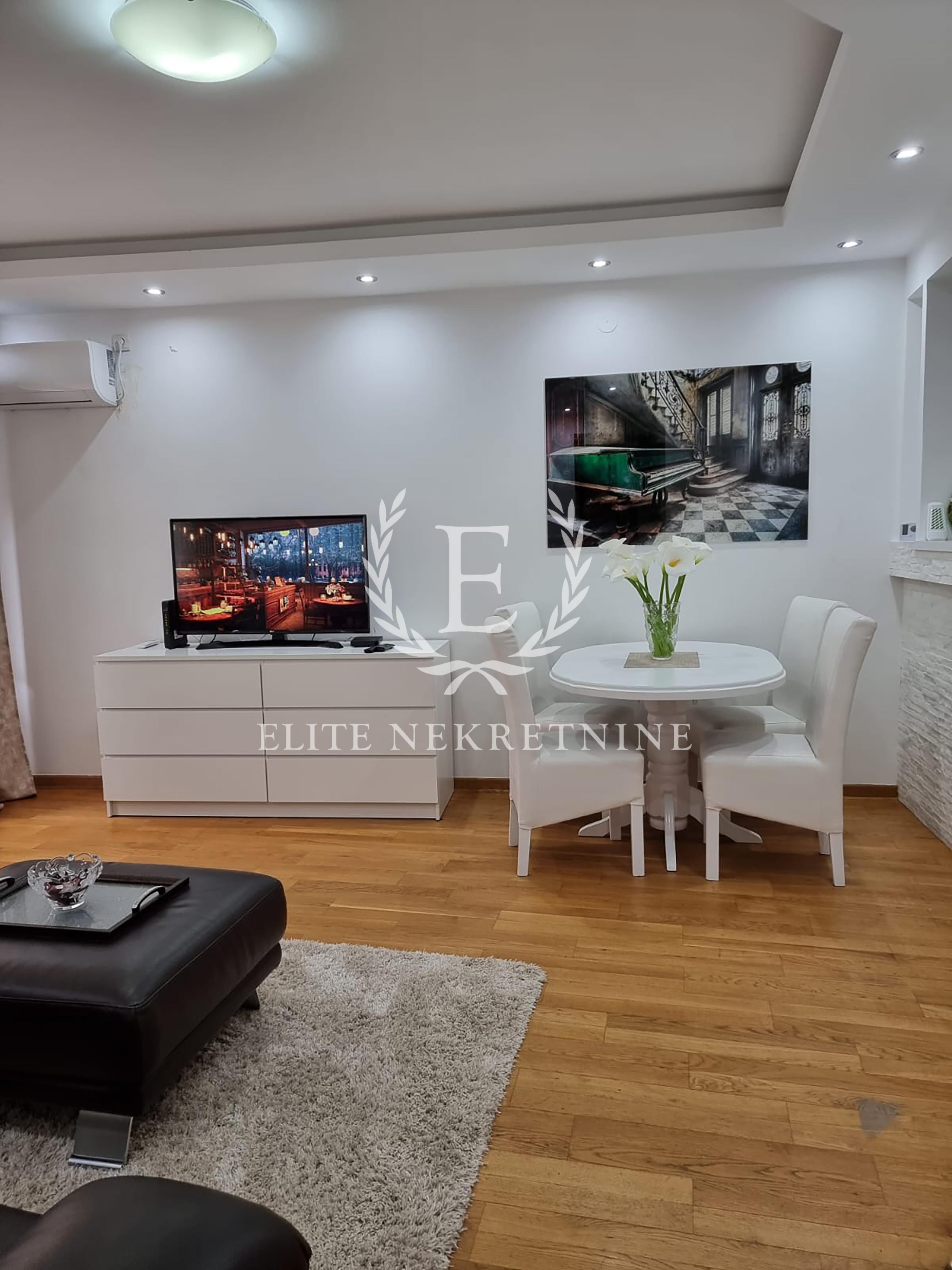 Izdavanje stanova Beograd Cetvorosoban lux stan novogradnja 1