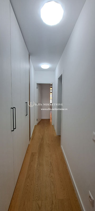 Izdavanje K District Trosoban lux stan garaza 8