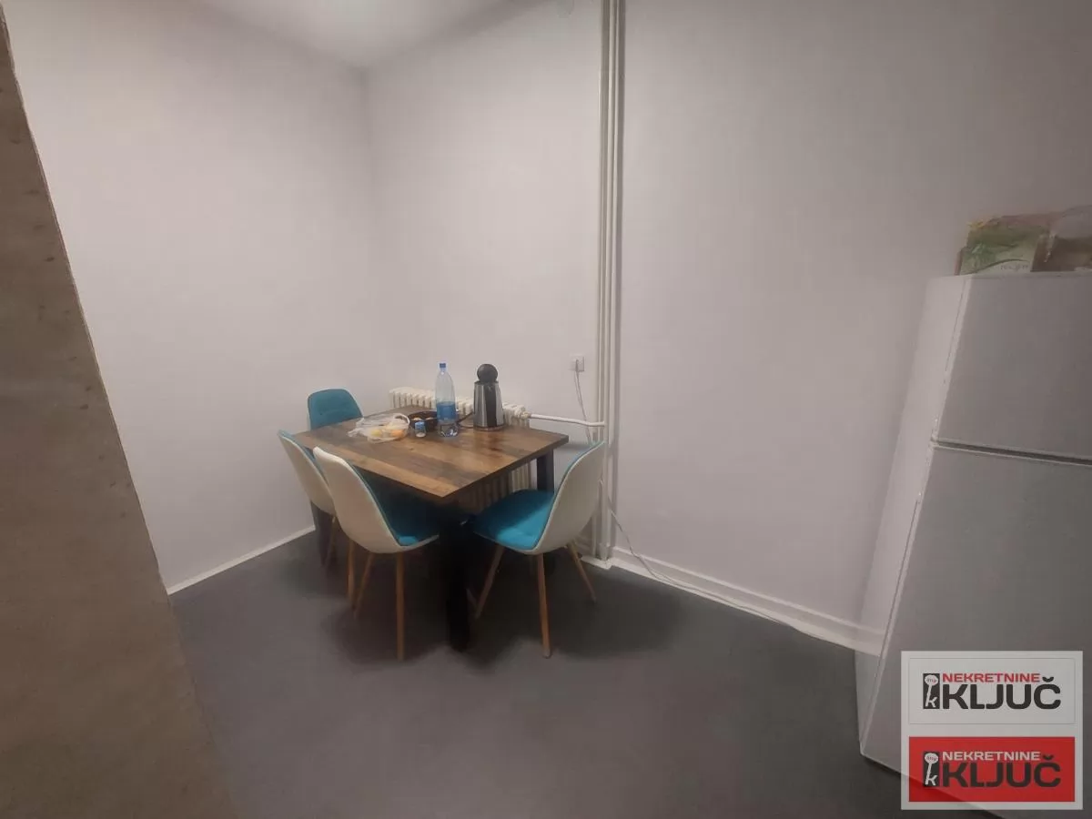 KEJ IZDAJE SE VIŠENAMENSKI POSLOVNI PROSTOR 10