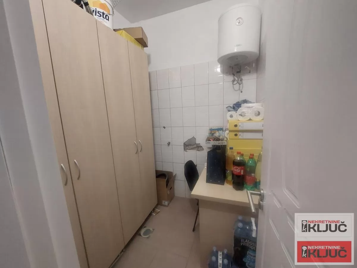 KEJ IZDAJE SE VIŠENAMENSKI POSLOVNI PROSTOR 16