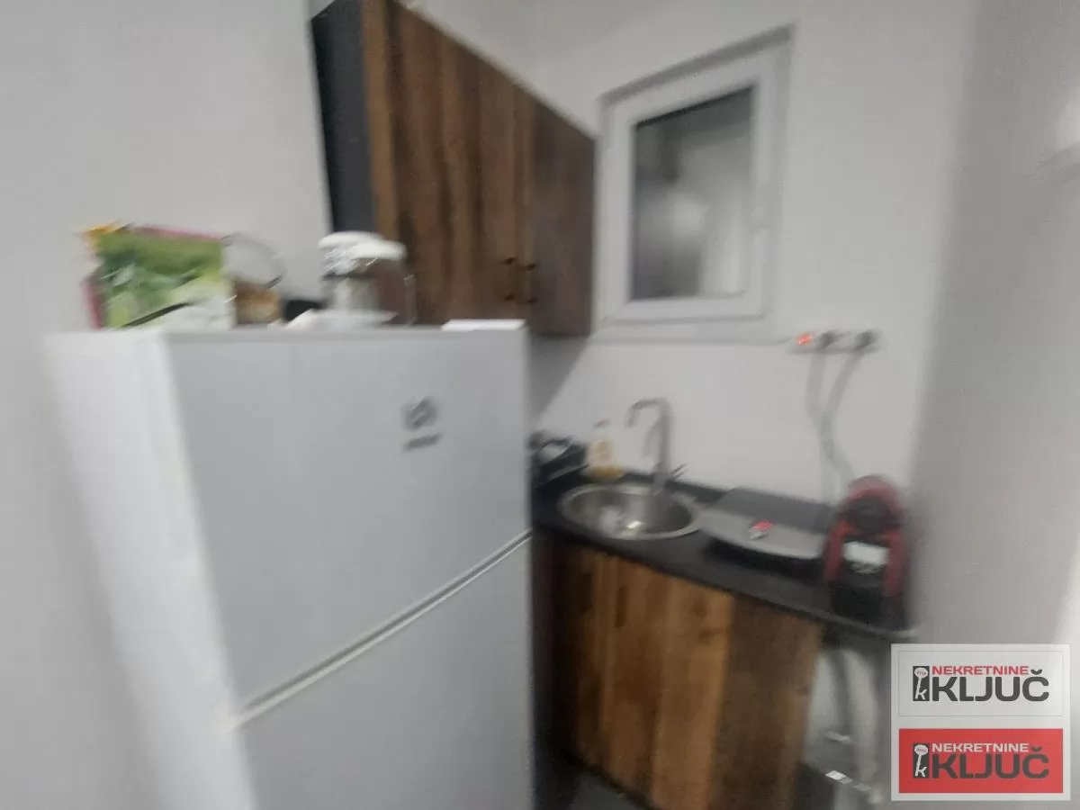 KEJ IZDAJE SE VIŠENAMENSKI POSLOVNI PROSTOR 7