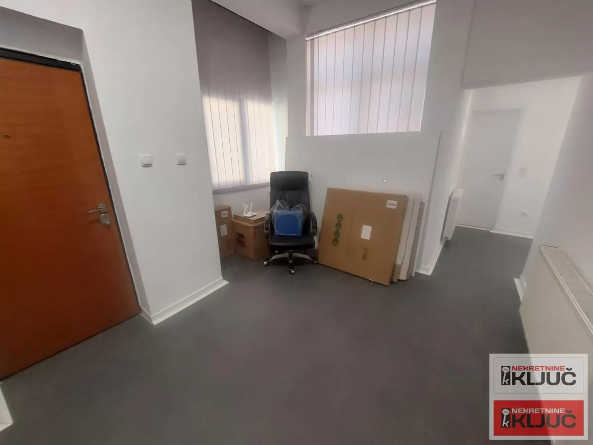 KEJ IZDAJE SE VIŠENAMENSKI POSLOVNI PROSTOR 9