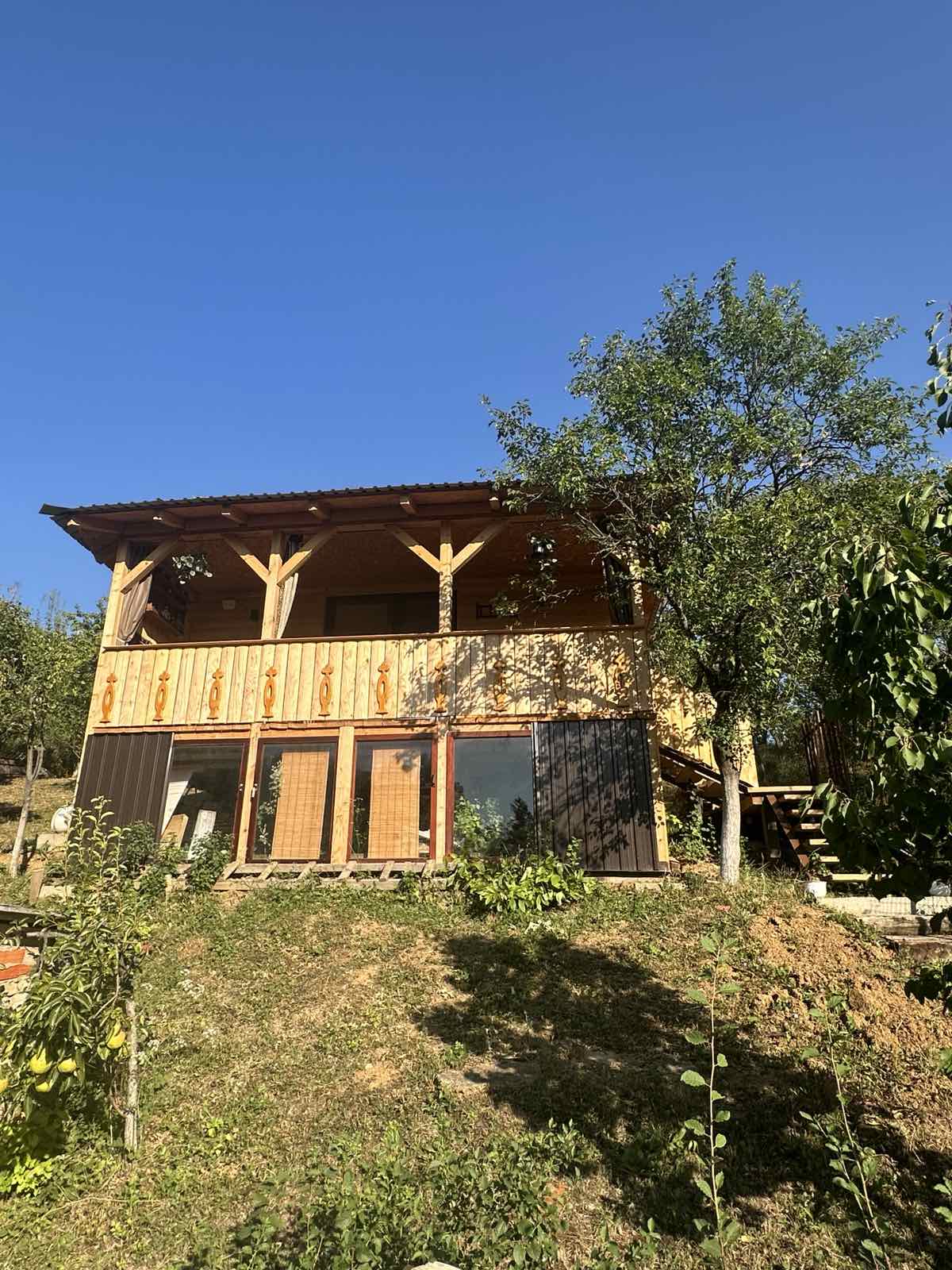 Lepa nova brvnara u Vrdniku se izdaje na dan ili vise 1