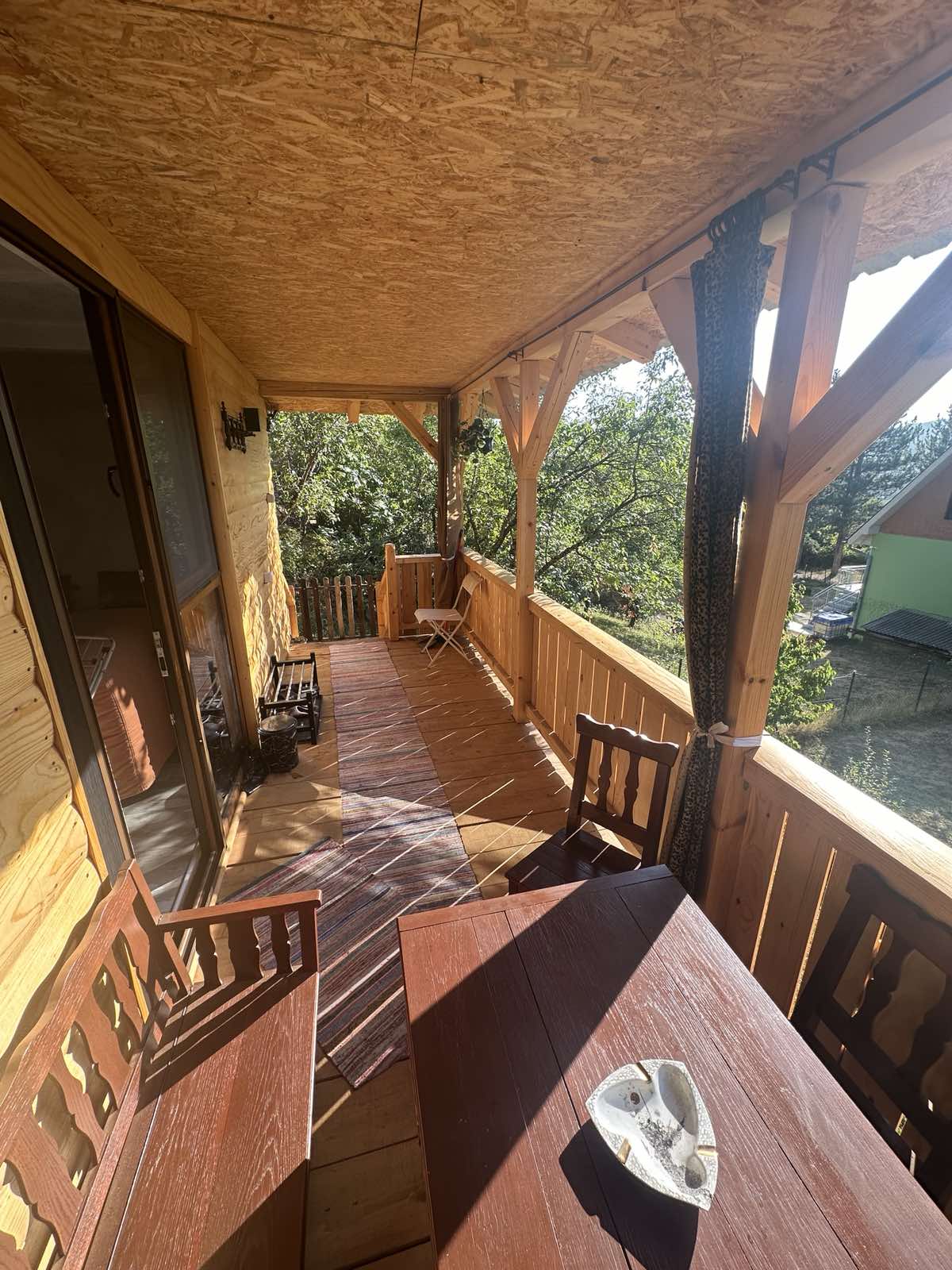 Lepa nova brvnara u Vrdniku se izdaje na dan ili vise 2