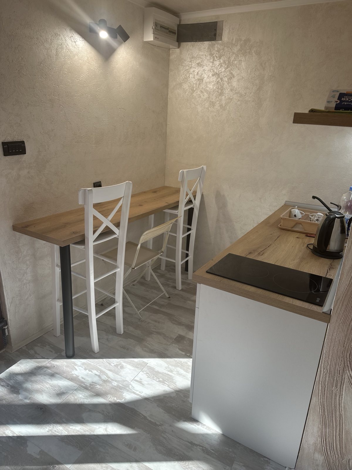 Lepa nova brvnara u Vrdniku se izdaje na dan ili vise 5