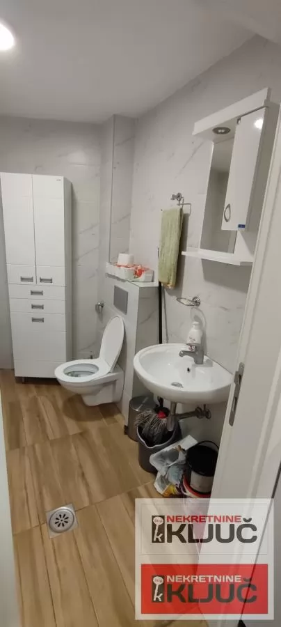 ROTKVARIJA,48m 2,DVOSOBAN 17