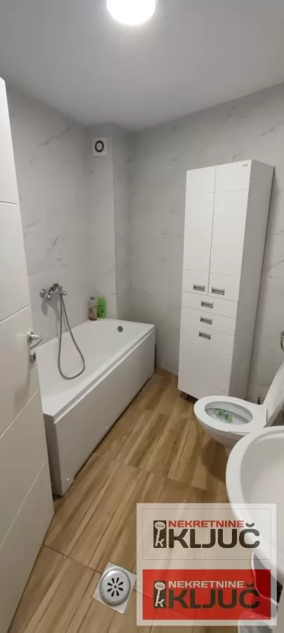 ROTKVARIJA,48m 2,DVOSOBAN 18