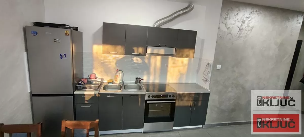 ROTKVARIJA,48m 2,DVOSOBAN 8