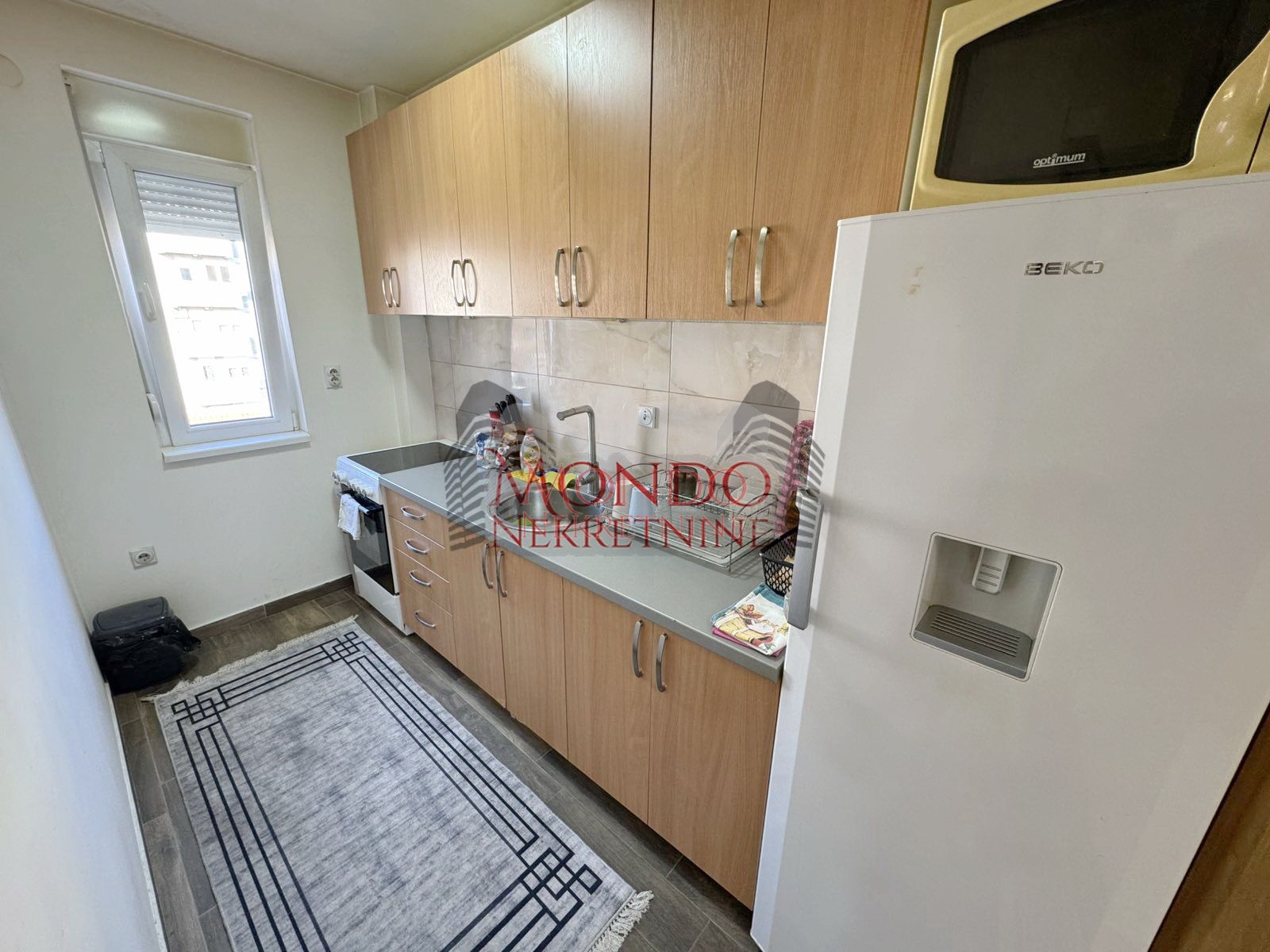 Jednoiposoban stan u blizini Crvenog pevca i parka Cair, parking 3