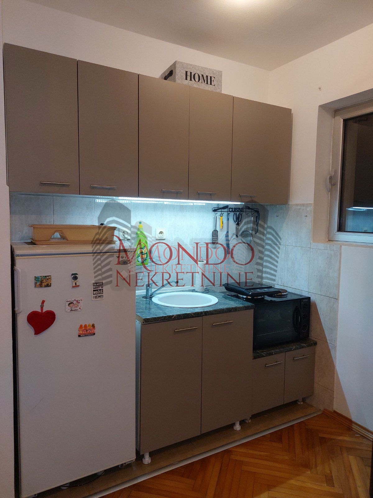 Garsonjera kod Doma zdravlja. 8