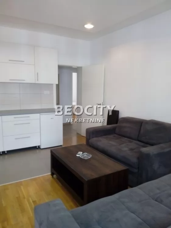 Trosoban stan, 59 m2, Vračar, Njegoseševa ID: 127658 2